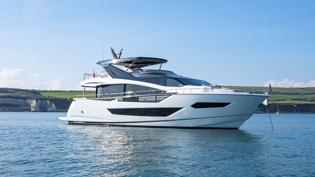 Sunseeker 88 Yacht.jpg