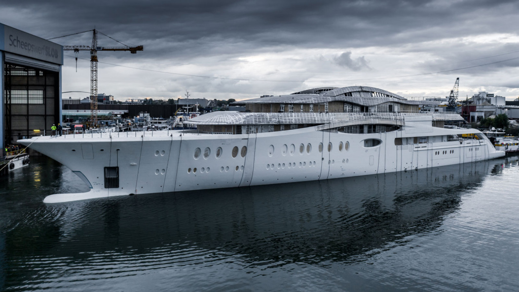 Feadship Project 1010.jpg