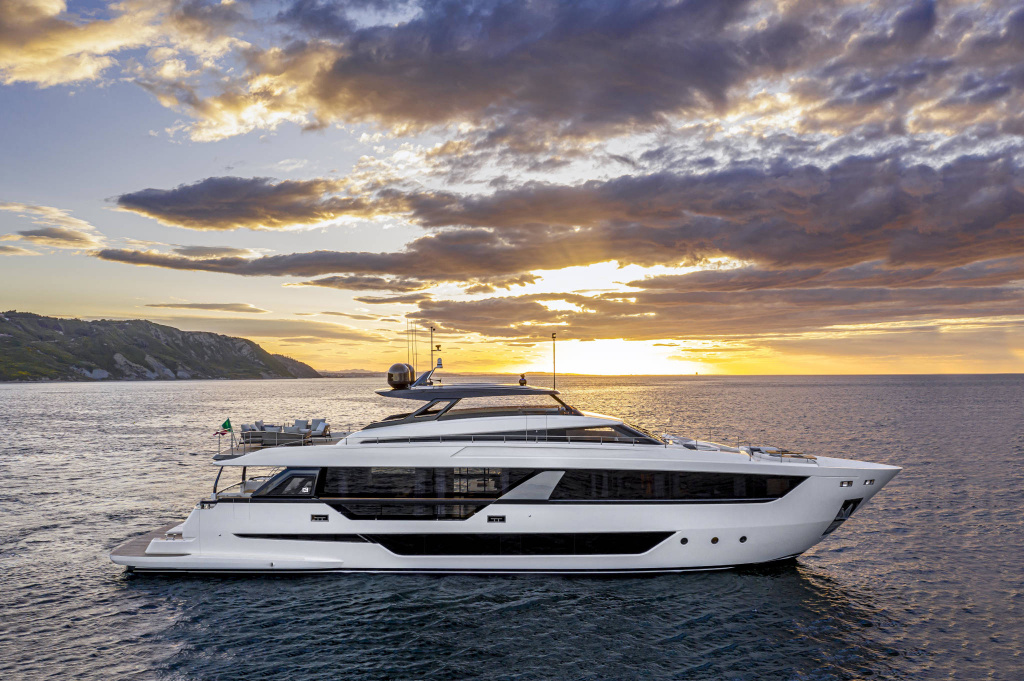 Ferretti Yachts 1000.jpg