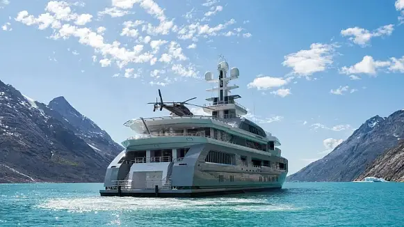 CLOUDBREAK yacht
