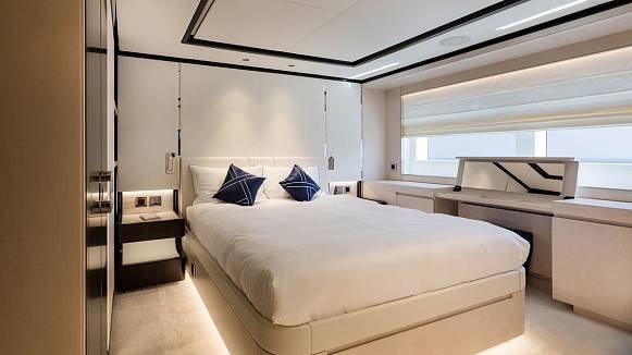 Яхта MAJESTY 120