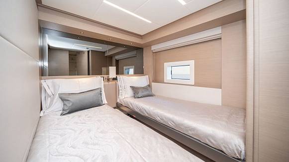 Яхта NOMAD 75 SUV