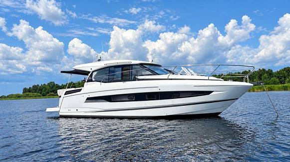 Яхта JEANNEAU NC 37