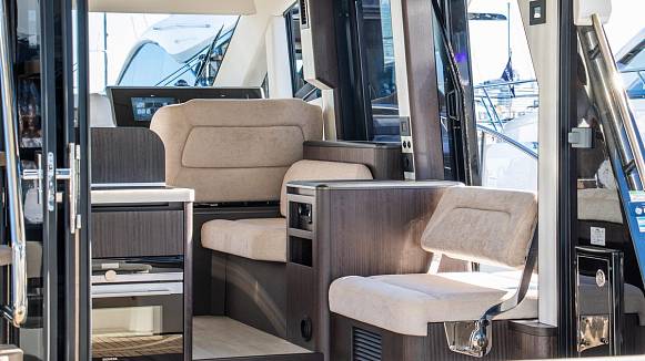 Яхта GALEON 480 FLY