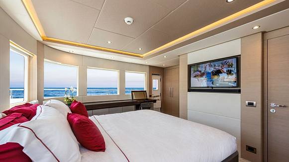 Яхта NOMAD 75 SUV