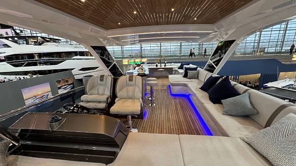 Яхта GALEON 640 FLY