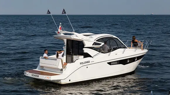 Яхта GALEON 310 HTC