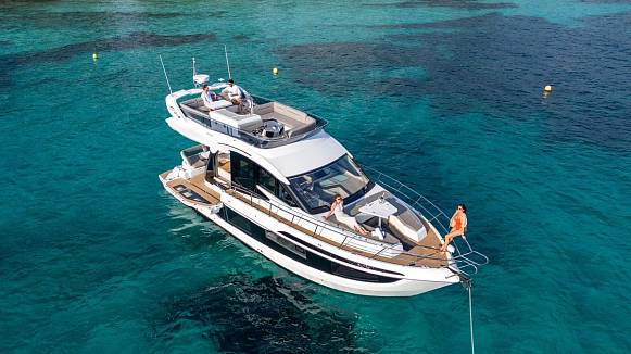 Яхта GALEON 480 FLY