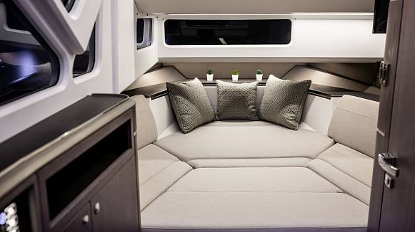 Яхта GALEON 325 GTO