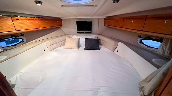 Яхта BAVARIA 30 SPORT