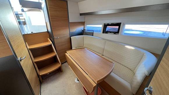 Яхта Galeon 325 HTS