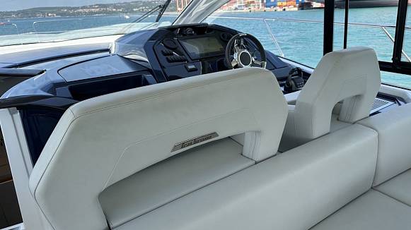 Яхта GRAN TURISMO 45