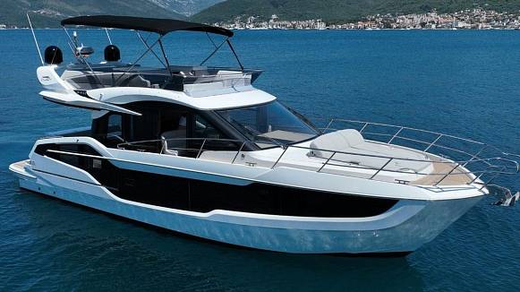 Яхта GALEON 440 FLY