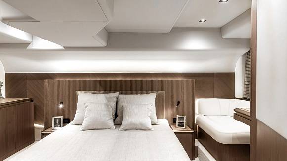 Яхта GALEON 480 FLY