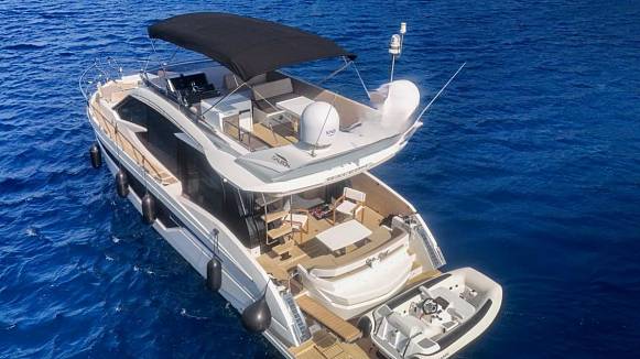 Яхта GALEON 500 FLY
