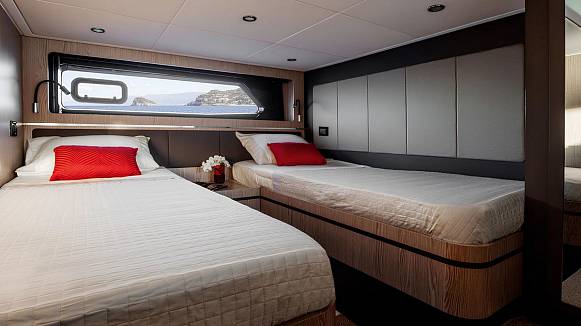 Яхта AZIMUT 45 ATLANTIS