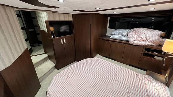 Яхта GALEON 500 FLY