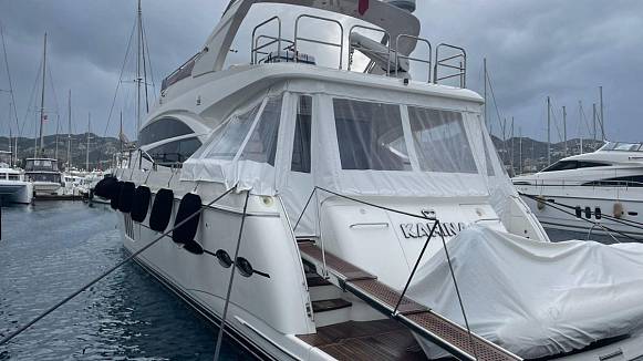 Яхта PRINCESS 72