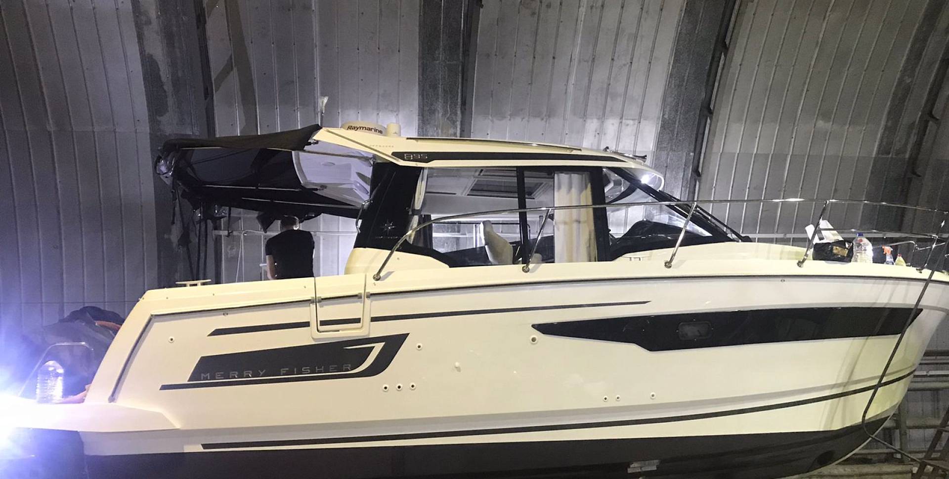 Яхта Merry Fisher 895