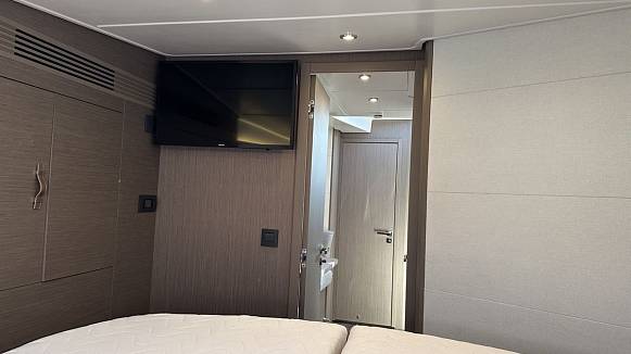 Яхта GRAN TURISMO 45