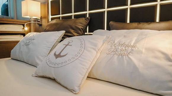 Яхта GALEON 500 FLY