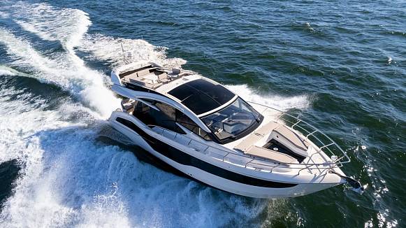 Яхта GALEON 510 SKY