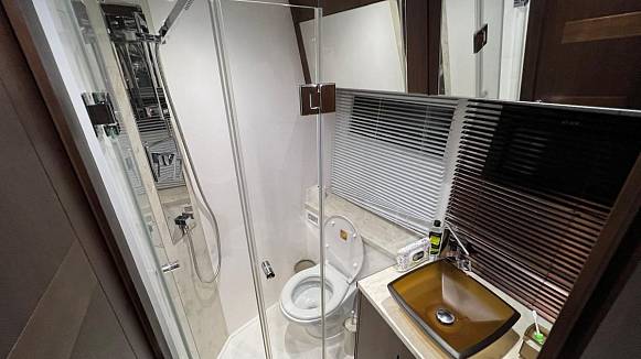 Яхта GALEON 500 FLY