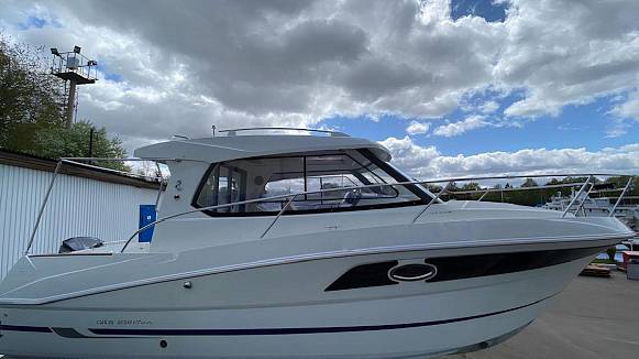 Яхта Beneteau Antares 8.80