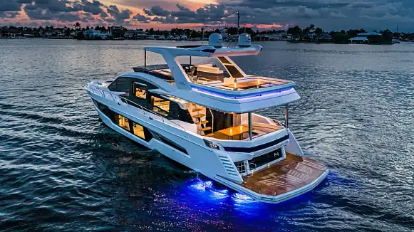 Яхта GALEON 680 FLY