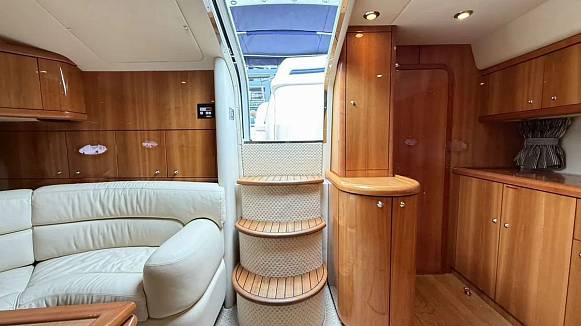 Яхта Sunsееkеr Portofino 46