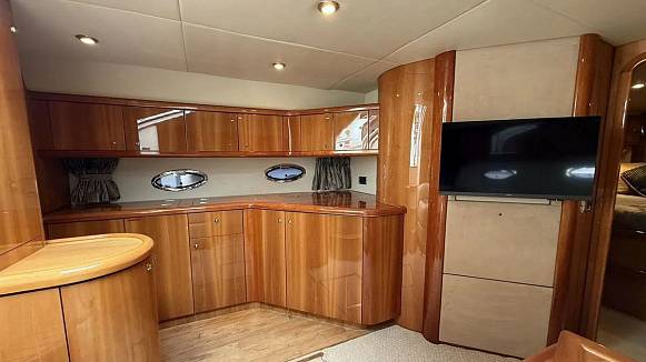 Яхта Sunsееkеr Portofino 46