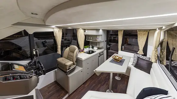 Яхта GALEON 360 FLY
