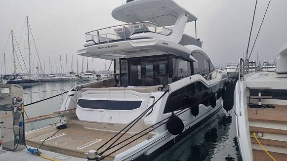Яхта GALEON 560 FLY