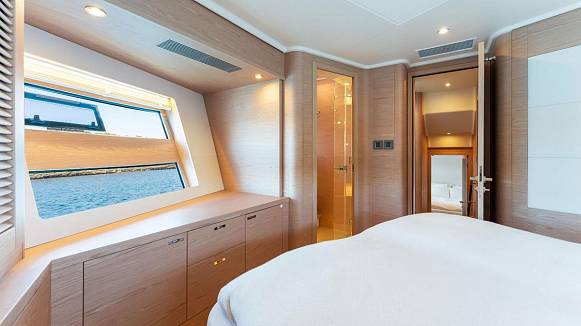 Яхта GRAND TRAWLER 62