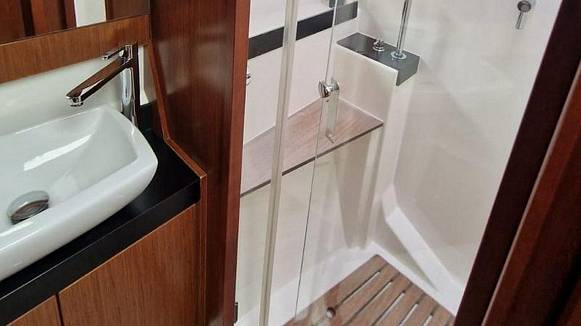 Яхта BAVARIA 420 VIRTESS