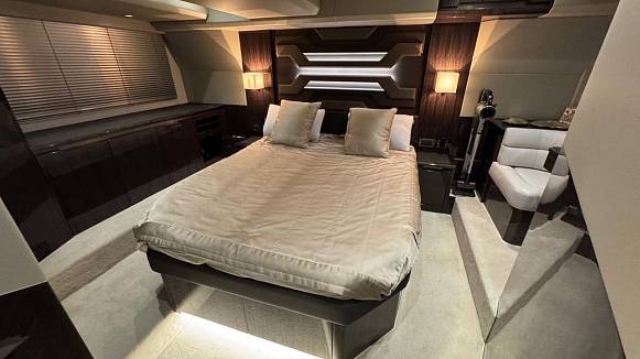 Яхта GALEON 460 FLY