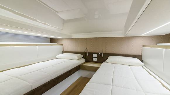 Яхта Fiart Seawalker 35