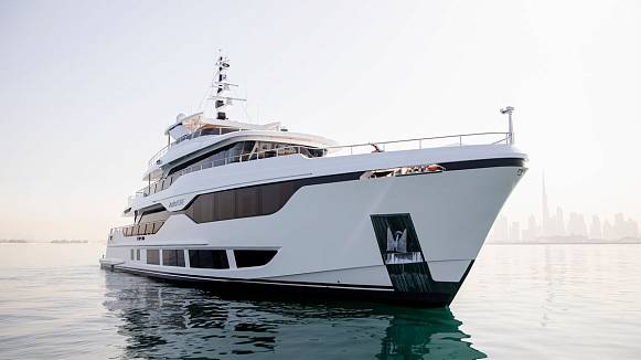 Яхта MAJESTY 120