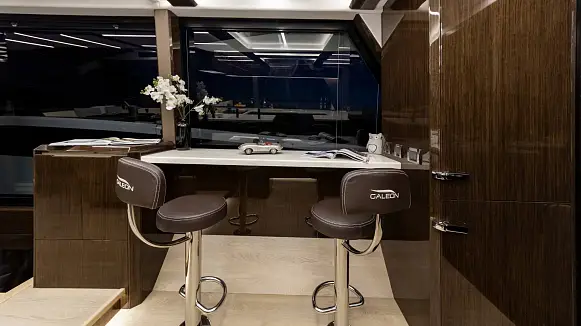 Яхта GALEON 640 FLY