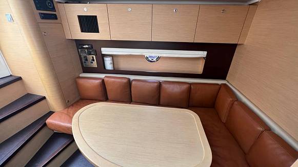 Яхта Beneteau 37 Monte Carlo