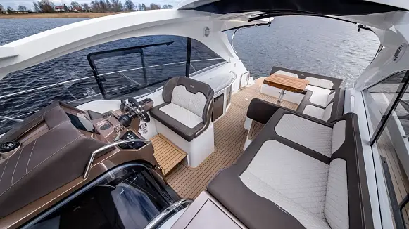 Яхта GALEON 405 HTS