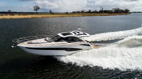 Яхта GALEON 405 HTS