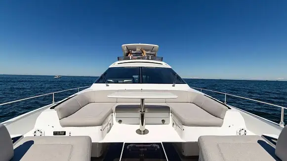 Яхта GALEON 800 FLY