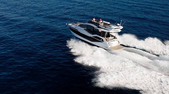 Яхта GALEON 480 FLY