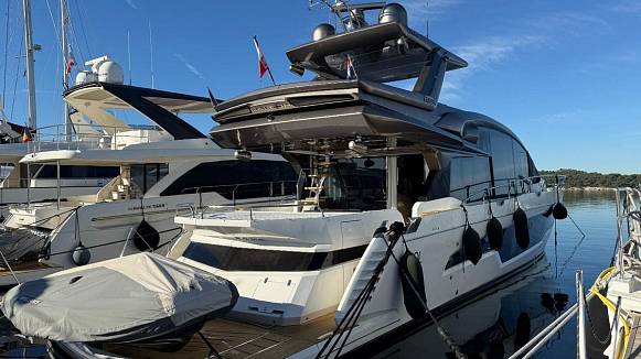 Яхта Galeon 700 Sky
