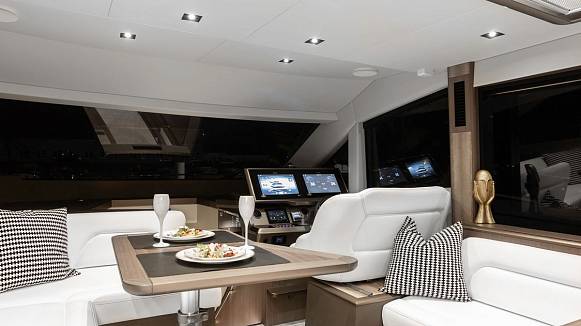 Яхта GALEON 480 FLY