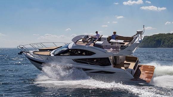 Яхта GALEON 420 FLY