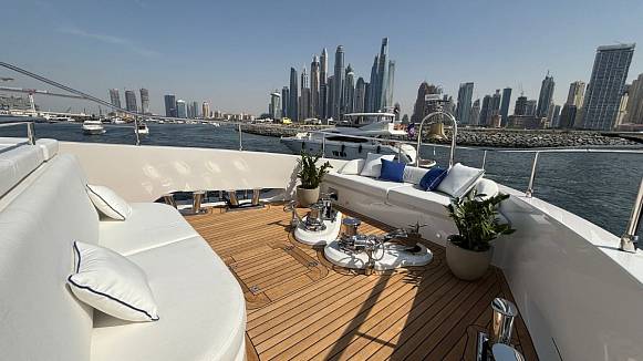 Яхта MAJESTY 112 TERRACE