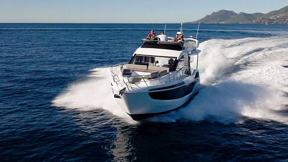 Яхта GALEON 480 FLY