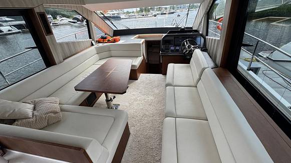 Яхта GALEON 500 FLY